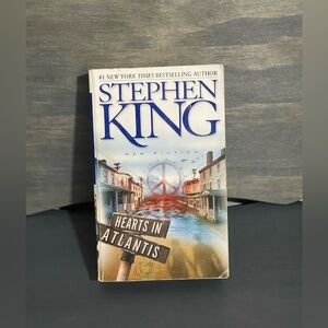 Hearts in Atlantis Paperback